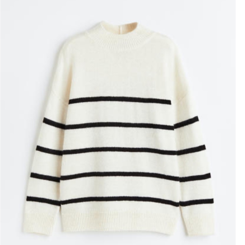 Women's H&M Cream and Black Striped Sweater